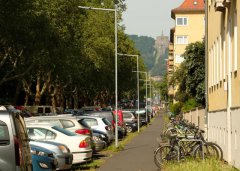 Ruhender Verkehr - "Mobilität", Mittags in der Goethestraße